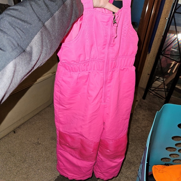 Toddler winter clothes - Picture 3 of 3